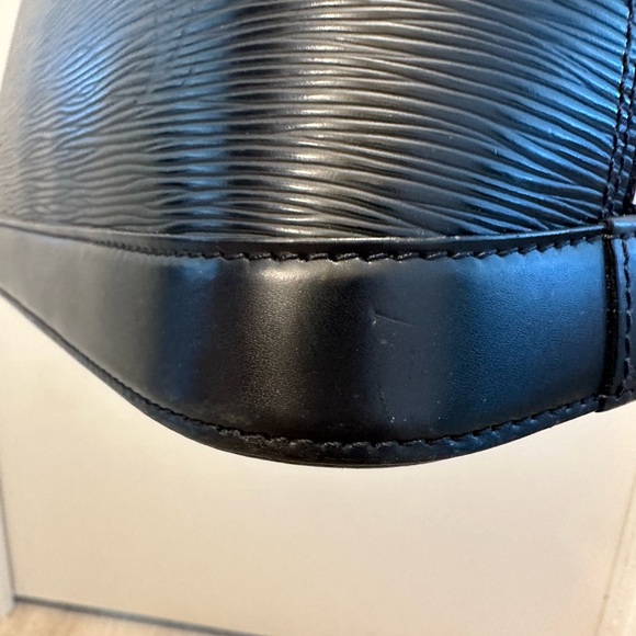 Louis Vuitton Alma PM - Picture 9 of 15